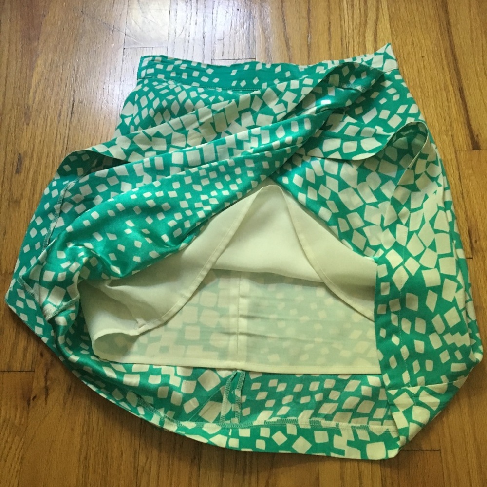 Yumi Kim 100% silk printed geo design tulip skirt - Picture 4 of 5